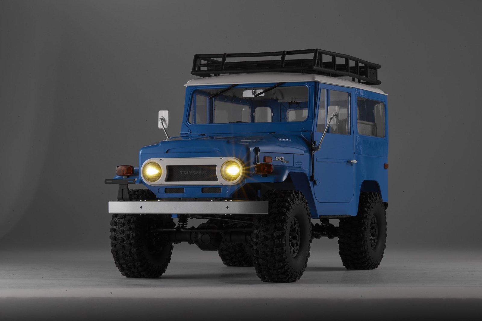 1:10 Toyota Land Cruiser FJ40 RS Blue - Image 11