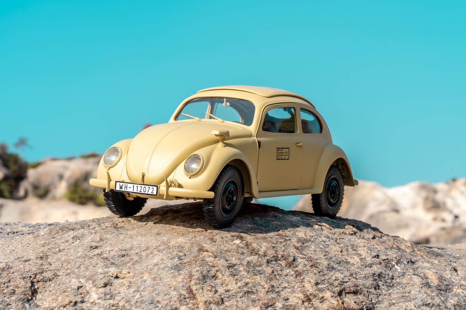 1:12 Kommandeurwagen Beetle RTR Yellow - Image 17