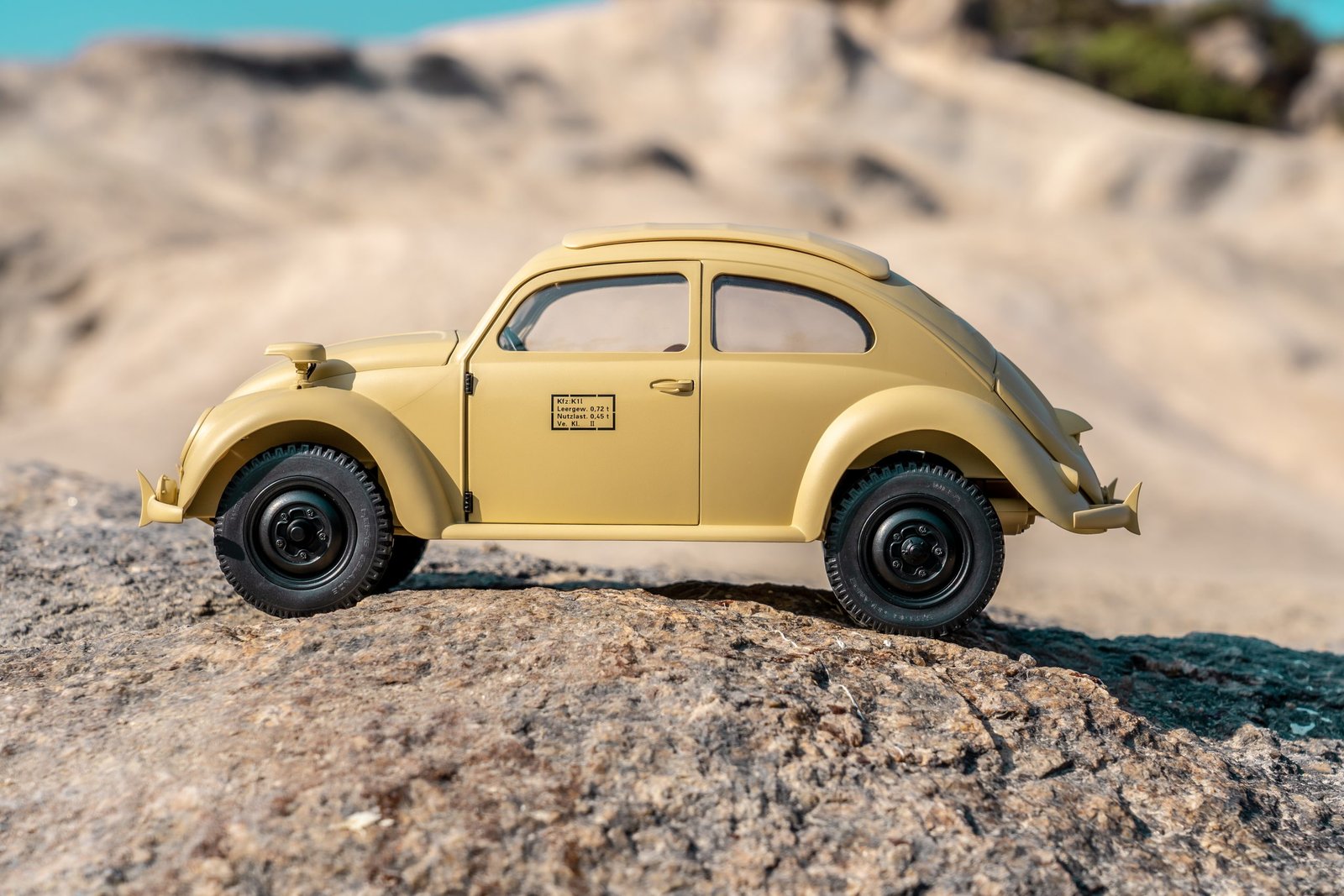 1:12 Kommandeurwagen Beetle RTR Yellow - Image 16