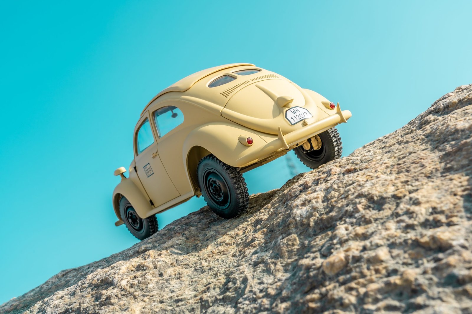 1:12 Kommandeurwagen Beetle RTR Yellow - Image 11