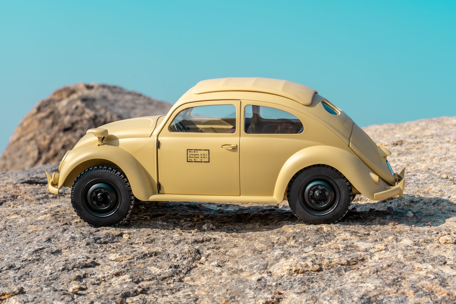 1:12 Kommandeurwagen Beetle RTR Yellow - Image 10