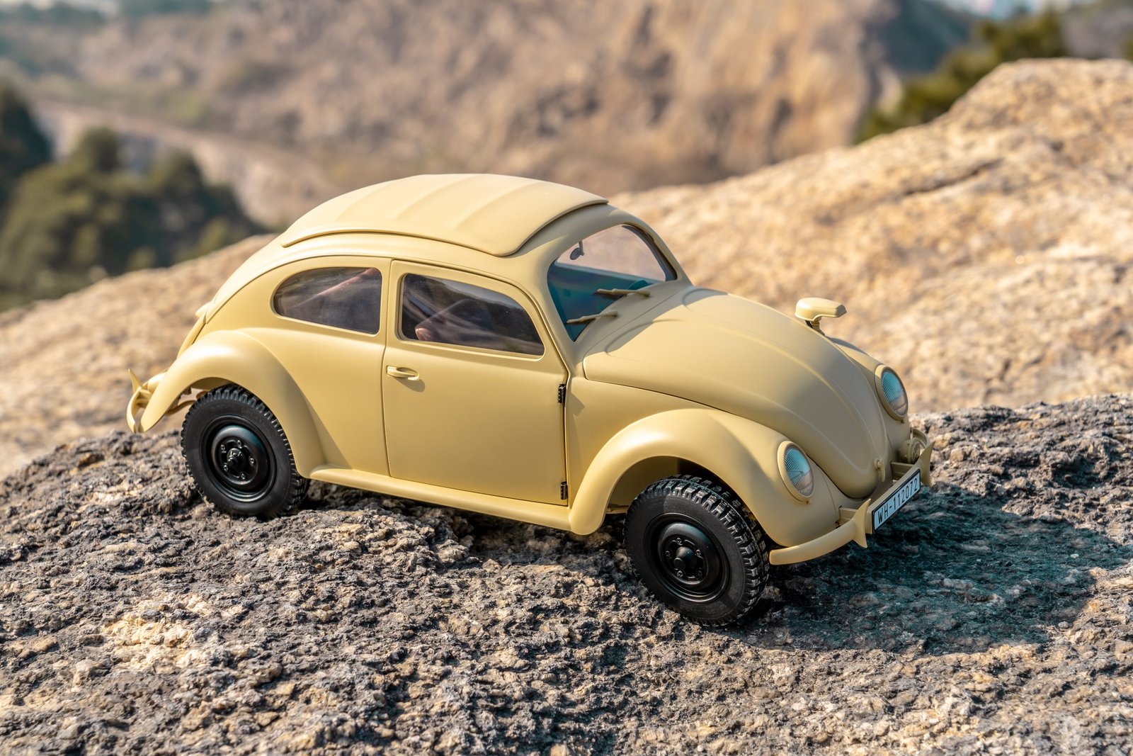 1:12 Kommandeurwagen Beetle RTR Yellow - Image 8