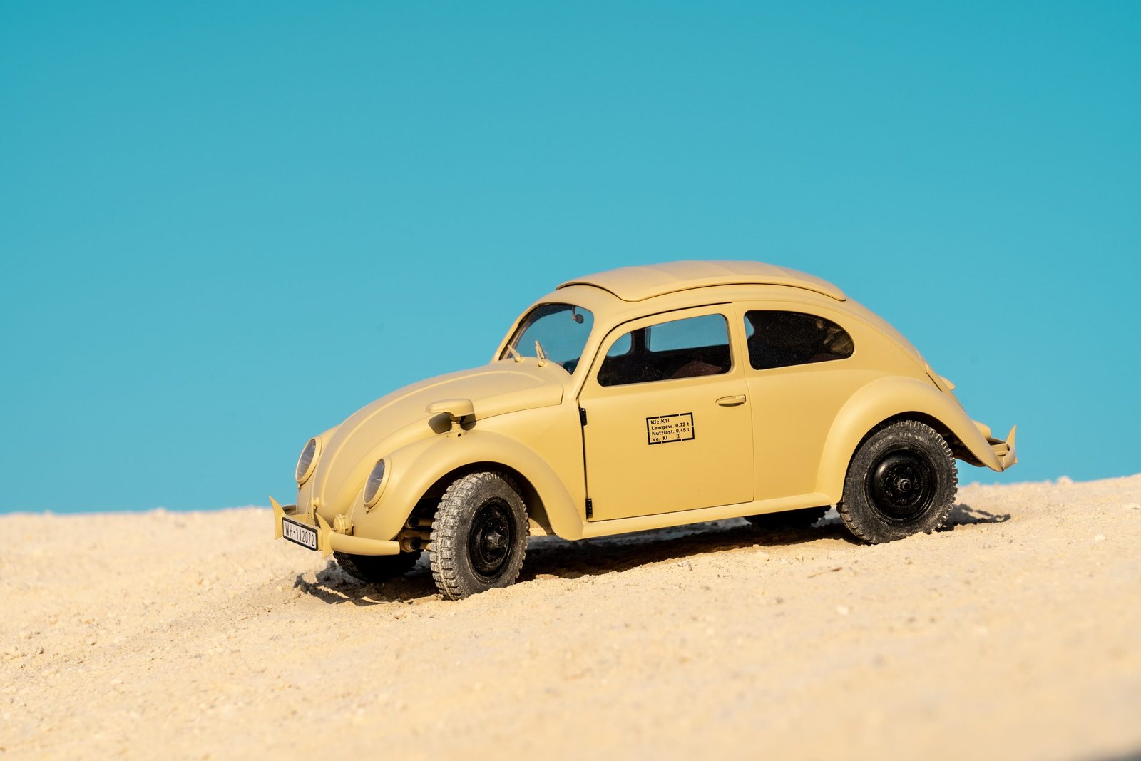 1:12 Kommandeurwagen Beetle RTR Yellow - Image 3