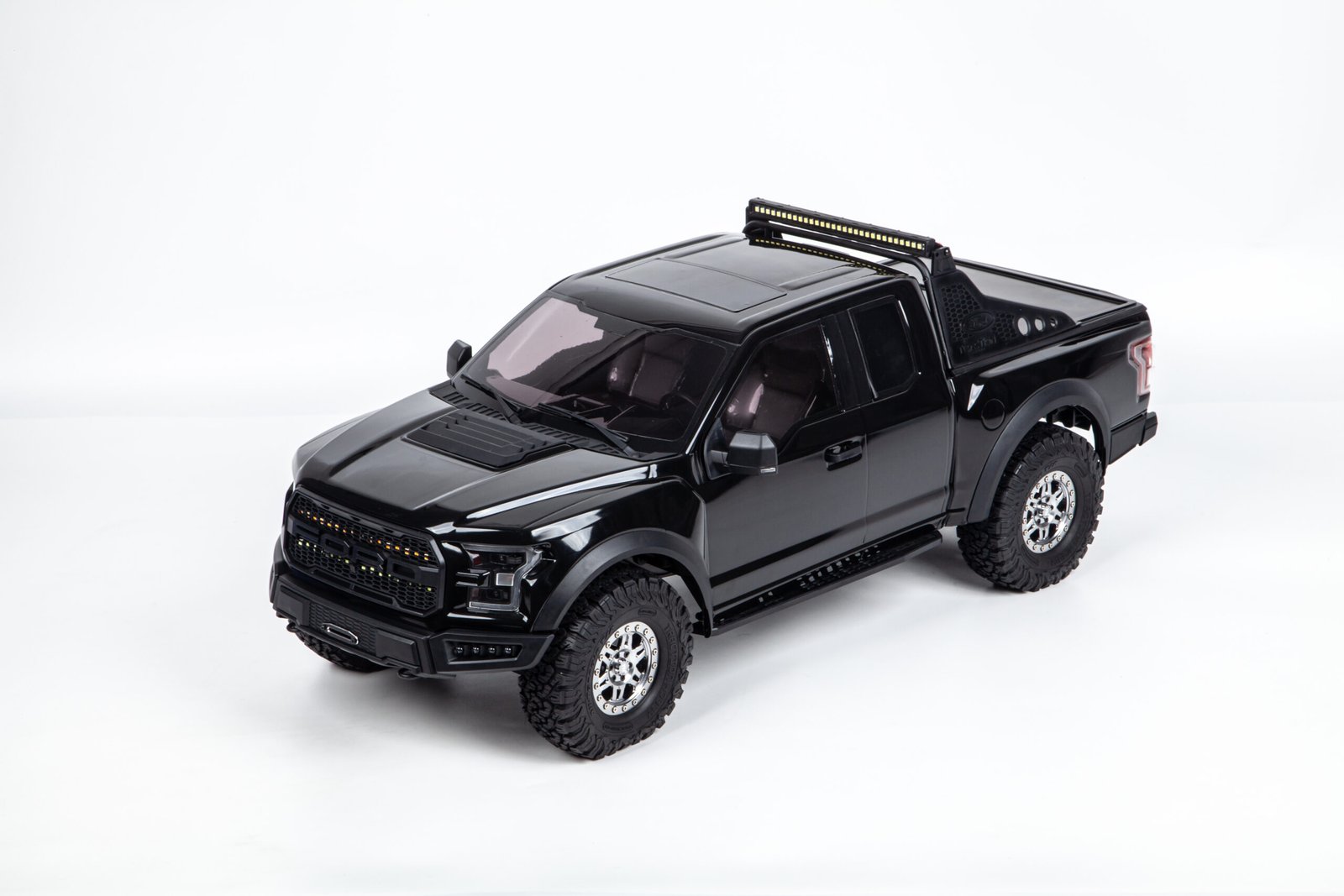 KM-1:8 Ford Raptor F150 - Image 26