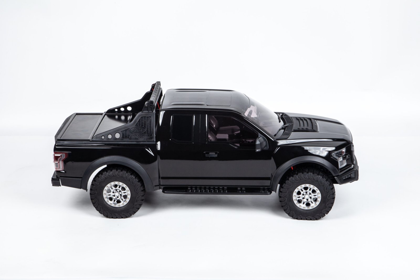 KM-1:8 Ford Raptor F150 - Image 22