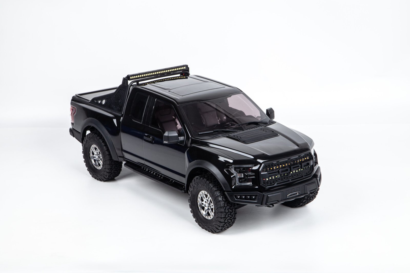 KM-1:8 Ford Raptor F150 - Image 21