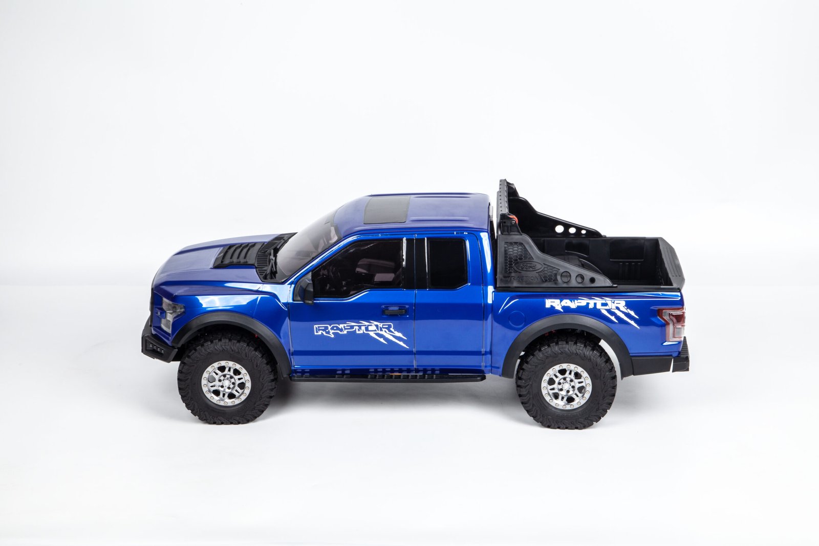 KM-1:8 Ford Raptor F150 - Image 6