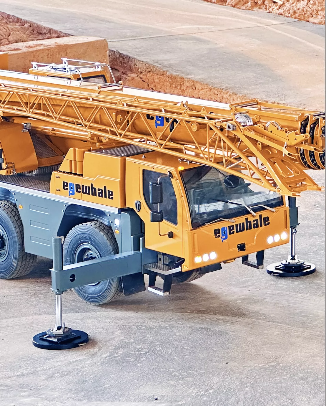 1:14 Liebherr 1050 crane truck - Image 10