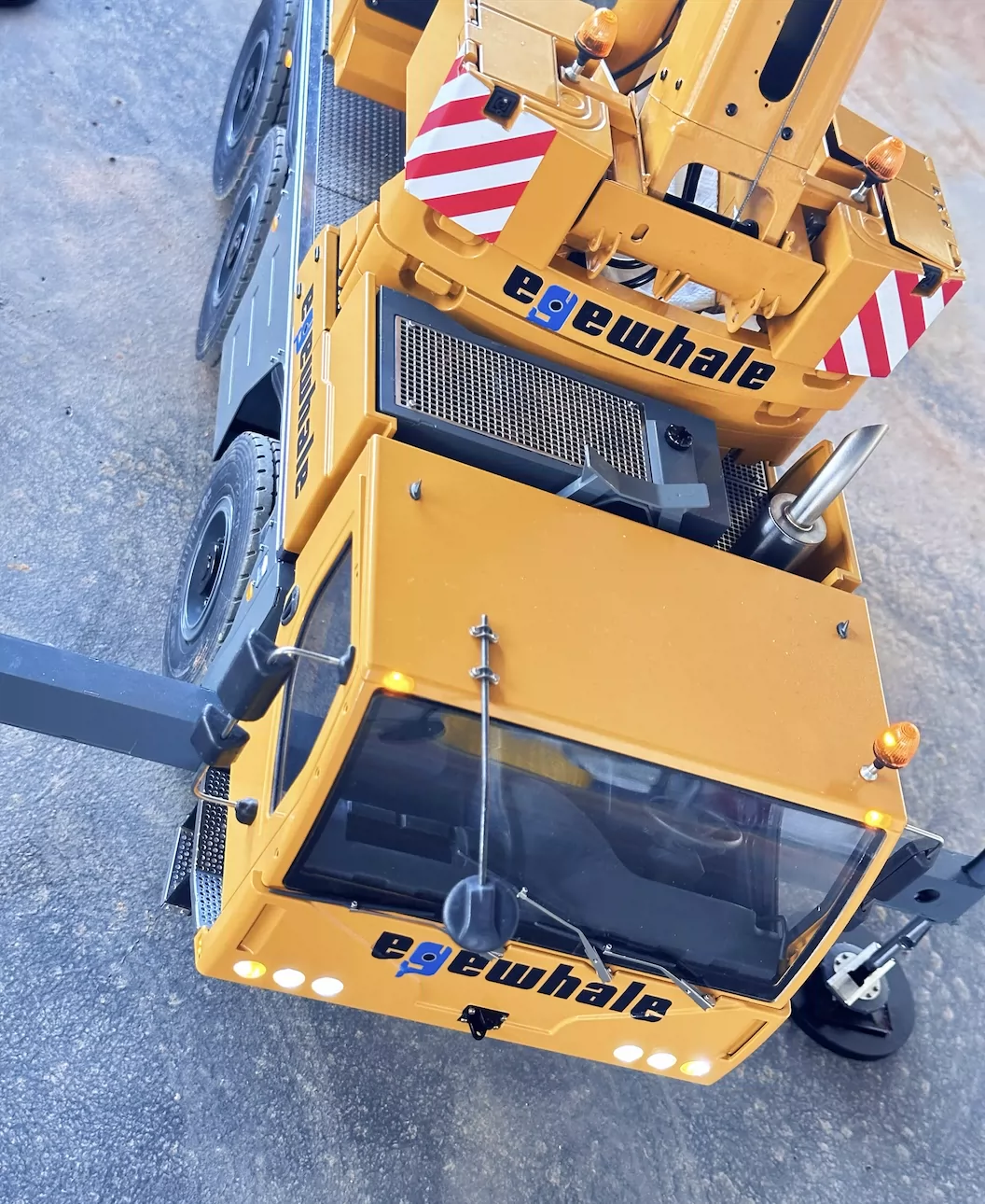 1:14 Liebherr 1050 crane truck - Image 8